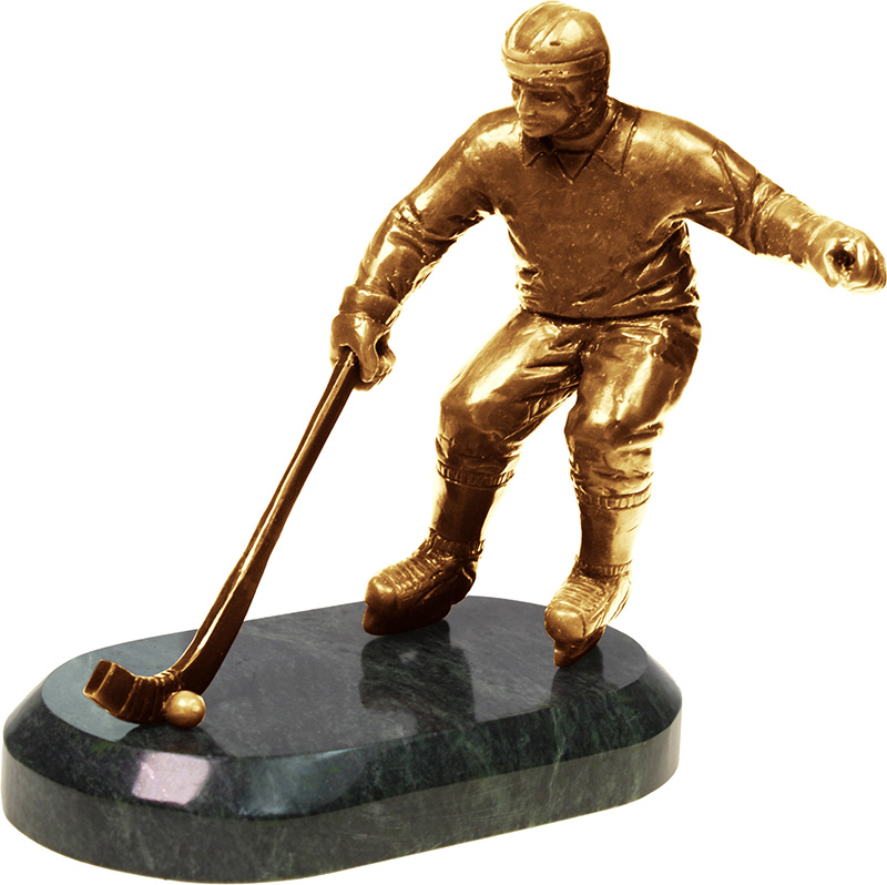 Статуэтка Хоккеист с мячом 7.20.86