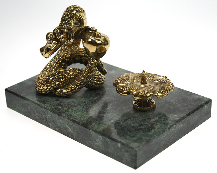 Подсвечник Змея с яблоком 7.2.15.1