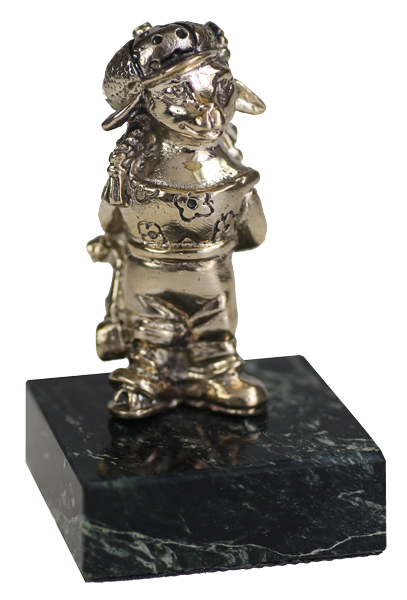 Статуэтка Коза-хулиганка (с рогаткой) на камне  7.1.213.1