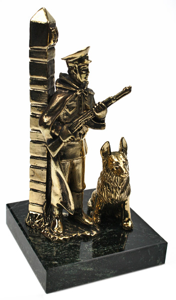 Статуэтка На страже на камне 70х70 7.1.108.1